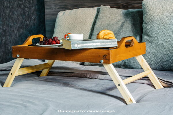 Tavă multifuncțională pentru mic dejun pat